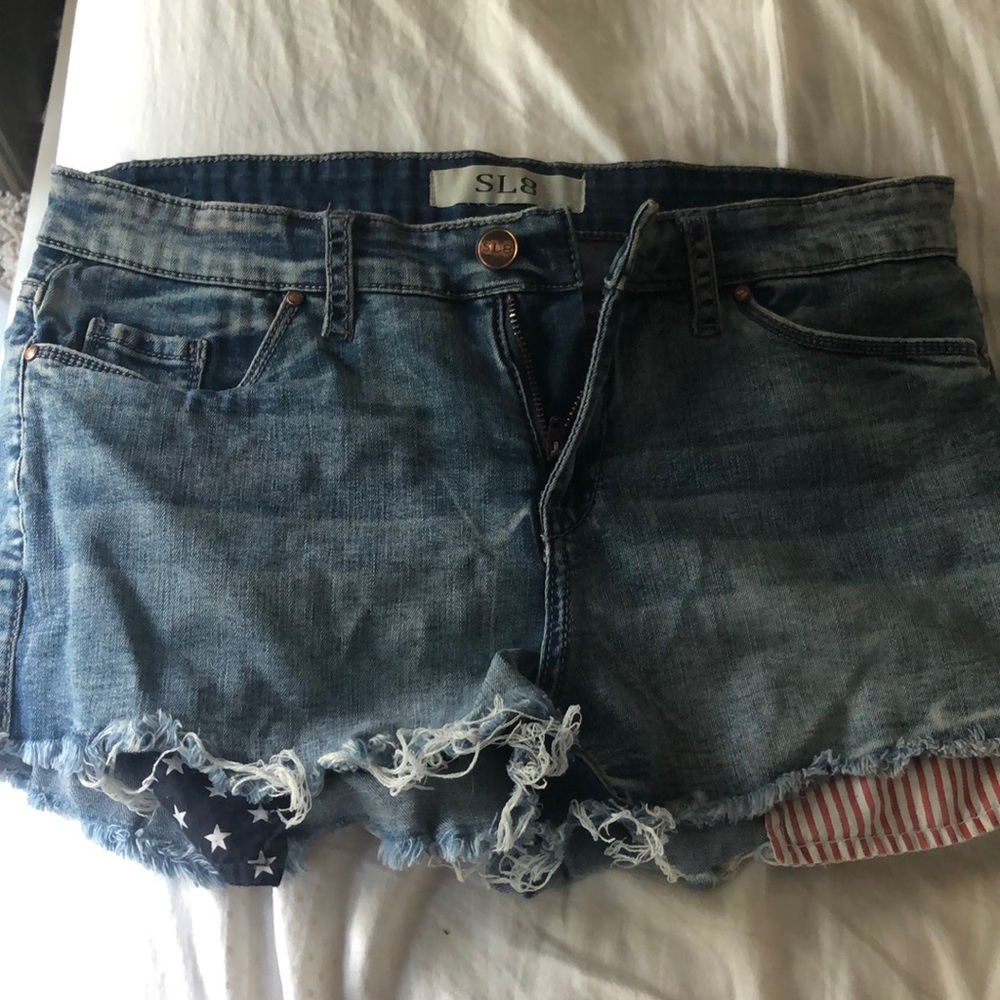 SL 8 medium wash denim cutoff shorts size 27
